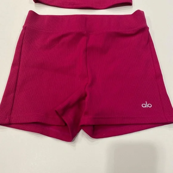 Alo yoga pink magenta crush sports bra xs biker shorts s 2 pc set - Picture 4 of 13
